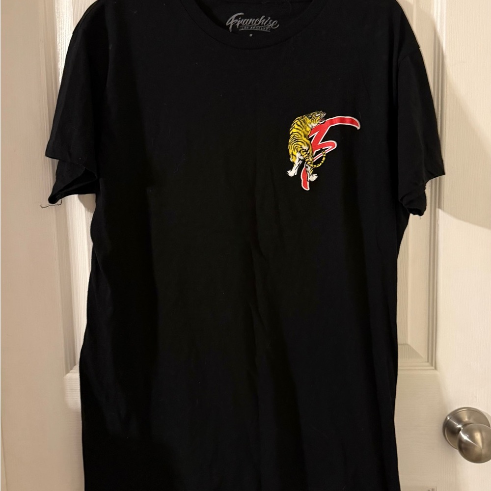 Franchise Black Graphic Tee with Tiger Design size Large 100% cotton